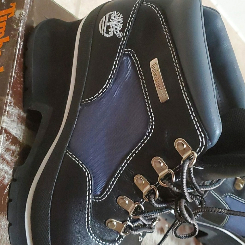 Timberland Shoes - Picture 11 of 16
